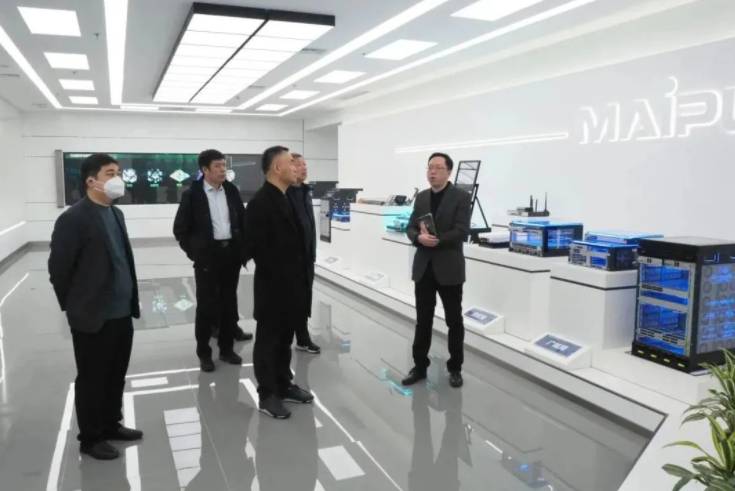 新疆工业和信息化厅党组成员、副厅长张庆辉一行莅临迈普考察座谈